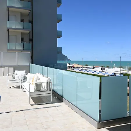 M448 - Marcelli, Trilocale Con Terrazza E Condominiale Marcelli